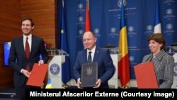 Miniștrii de Externe din România, Franța și Olanda au semnat o declarație comună privind securitatea. 