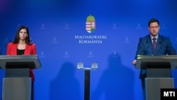 Gulyás Gergely Miniszterelnökséget vezető miniszter és Szentkirályi Alexandra kormányszóvivő 2023. február 9-én