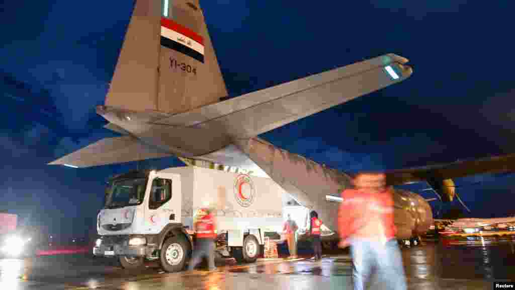 Segélyszállítmány érkezik a damaszkuszi reptérre