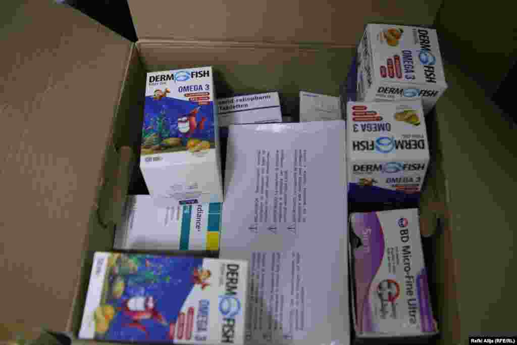 Një sasi e barnave është nisur, po ashtu, në vendbanimet e goditura nga tërmetet. Mjekët në veri të Sirisë i kanë thënë transmetuesit britanik BBC se sasitë e ilaçeve që kanë në dispozicion nuk janë të mjaftueshme as për 20 për qind të njerëzve që kanë nevojë për to.