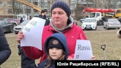 Ольга з донькою на акції