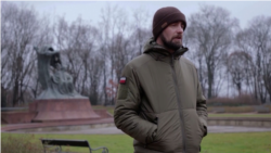  „O să fie bine. O să trăiești”: Un paramedic polonez este voluntar pe linia ucraineană a frontului 