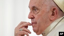 «Я поїду або в обидва місця, або в жодне», – сказав понтифік в інтерв’ю аргентинській газеті La Nacion 11 березня