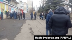 Черга до банкомату в Бердянську 28 лютого 202 року