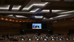 Šef diplomatije Rusije Sergej Lavrov govori pred skoro praznom dvoranom na konferenciji o razoružanju u Ženevi, 1. mart 2022.