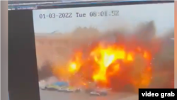 La 8 dimineața, ora locală, a fost lovit centrul orașului Harkov. Potrivit agenției ucrainene Unian, o rachetă sau un obuz a explodat lângă clădirea administrației orașului din Piața Libertății.