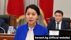 Атыр Абдрахматова.