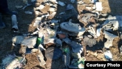 Правоохоронці вилучили з місця події уламки і встановлюють походження боєприпасів