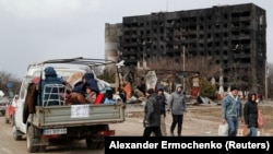 Evacuarea civililor din Mariupol, 17 martie 2022. 