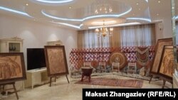 Театрдын кире бериши.