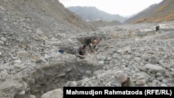 Количество желающих заниматься частной золотодобычей в Шугнове резко сократилось