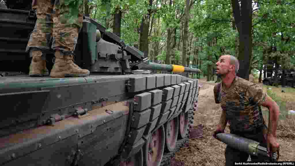 Локалните медиуми објавија дека само на 13 август украинските сили уништиле осум руски тенкови.