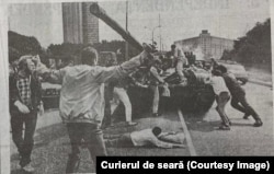 Tancuri pe străzile Moscovei. Imagine preluată din „Curierul de seară”, din 26 august 1991.