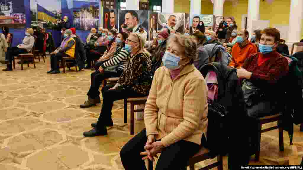 Святкові заходи відбулись одночасно на восьми локаціях у Києві. Один із заходів пройшов в колонній залі Київської міської державної адміністрації