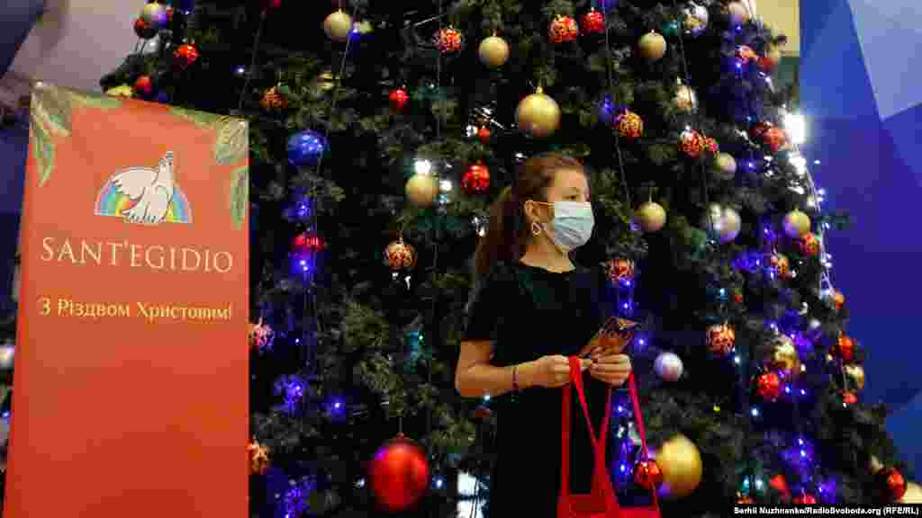 Загалом у Львові, Івано-Франківську та Києві подарунки отримають понад 4 тисяч людей