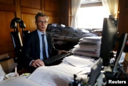 Guverner Vujčić odmah je kazao kako nije trgovao povlaštenim informacijama niti kršio zakon.