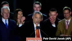 Orbán Viktor a Fidesz budapesti eredményváróján tart győzelmi beszédet 2022. április 3-án