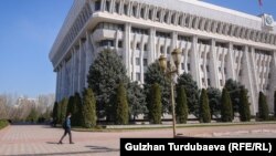 Ак үй. Бишкек. Иллюстрация. 