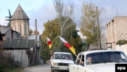 Попасть на чемпионат в Лондоне югоосетинские футболисты смогут только как болельщики, им предоставят возможность выйти на поле с национальным флагом в рамках традиционного парада стран-участниц