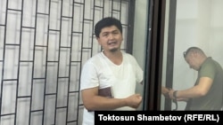 Адилет Балтабай в зале суда.