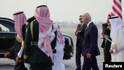 ورود جو بایدن به فرودگاه بین‌المللی جده