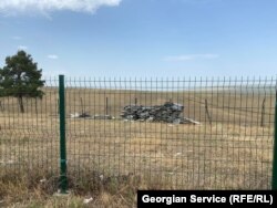 სამშენებლო ნარჩენი განახლებულ მონუმენტთან. მონუმენტის საზეიმო გახსნას 2022 წლის 26 მაისს ესწრებოდნენ ადგილობრივი და ცენტრალური ხელისუფლების წარმომადგენლები, სასულიერო პირები, კულტურის სფეროს წარმომადგენლები.