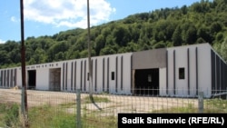 Porodice žrtava genocida u Srebrenici obišle mjesta stratišta