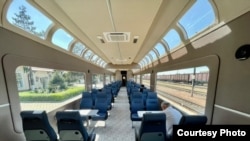 Бишкек-Балыкчы каттамындагы "люкс" вагон.