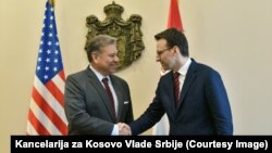 Izaslanik SAD-a za Zapadni Balkan Gabrijel Eskobar na sastanku sa Direktorom Kancelarije za Kosovo Vlade Srbije Petrom Petkovićem, 20. oktobar 2022.