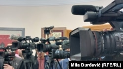 Ilustrativna fotografija. Rad elektronskih medija – televizijskih i radijskih kanala, internet izdanja medija, distributera kablovske, satelitske i televizije putem interneta – po zakonu kontroliše REM. 