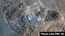 نمایی از تأسیسات زیرزمینی فردو در ۲۰۰ کیلومتری جنوب غربی تهران پس از بمباران آمریکا