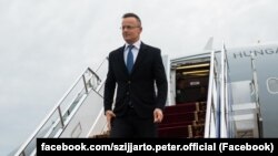 Петер Сийярто Бишкекке келген учуру. 3-май, 2022-жыл.