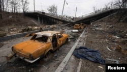 Ілюстративне фото. Руйнації недалеко від Донецького аеропорту. Березень 2015 року