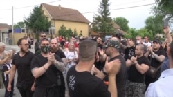 Ultradesničari ispred Centra za migrante u Obrenovcu