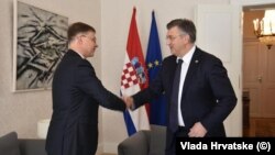 Valdis Dombrovskis, potpredsjednik Europske komisije za gospodarstvo, i Andrej Plenković, premijer Hrvaztske, u Zagrebu 2. lipnja 2022.