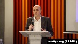 جیمی فلای می‌گوید هیچ چیزی فعالیت ما را متوقف نخواهد کرد