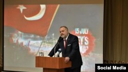 Ахмет Садык Доган. 