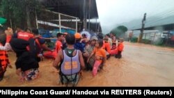 За даними поліції, 239 людей поранені