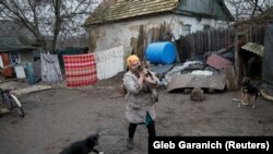 Marina Szerhejeva háza udvarán a Donyeck megyei Zajcevében 2021. december 16-án