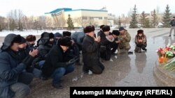 Акция памяти жертв Декабрьских событий 1986 года и Жанаозенских событий 2011 года. Нур-Султан, 16 декабря 2021 года