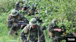 Прокуратура обвиняет двух сотрудников грузинских спецслужб в осуществлении гранатометного обстрела двух автобусов с жителями Хурча и Набакеви, отправлявшимися на участки для голосования в день парламентских выборов 2008 года