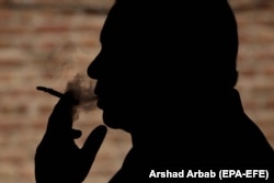 U 2020. je na legalnom tržištu kupljeno 3,6 milijardi cigareta, a procjenjuje da je iste godine na crnom tržištu prodato dvostruko više cigareta.