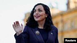  Президентка відмовилася надати мобільний телефон під час перевірки на безпеку