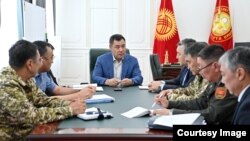 Садыр Жапаров Баткен облусундагы кырдаал боюнча кеңешме өткөрдү. 22-сентябрь, 2022-жыл. 