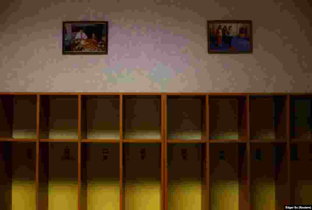 Sistemi shtetëror i mbajtjes së të dhënave i Ukrainës nuk ishte në gjendje t&#39;i vëzhgonte ose gjurmonte fëmijët e dërguar në shtëpi nga institucionet, sipas projektit të Mbështetjes së Reformës së Qeverisë në Ukrainë (SURGe) - një agjenci e financuar nga Qeveria kanadeze e kontraktuar nga Shërbimi Social Kombëtar për të ndihmuar në mbështetjen e tij.