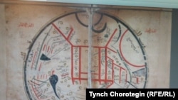 Карта мира, вложенная в труд Махмуда Кашгари Барскани “Словарь тюркских языков” (“Дивану лугати т-турк; 1072-1077 гг.).   