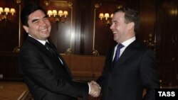 Президенты Туркмении и России.