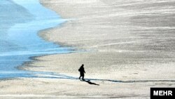 خشک شدن دریاچه ارومیه طی سال‌های اخیر یکی از مشکلات مهم محیط زیستی در ایران بوده است