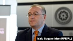 Президент Нацбанка Коба Гвенетадзе заверил журналистов, что причин для паники нет – «шок будет временным»