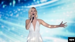 Орусиялык ырчы Полина Гагарина Eur0vision ыр сынагына катышып жаткан учур. 2015-жыл. 